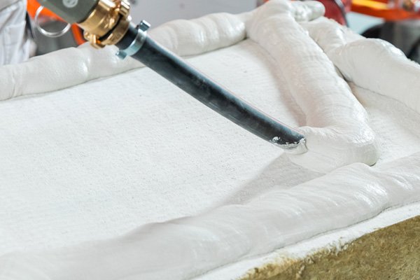 Strojové nanášanie Baumit lepiacej stierky Strojové nanášanie Baumit lepiacej stierky