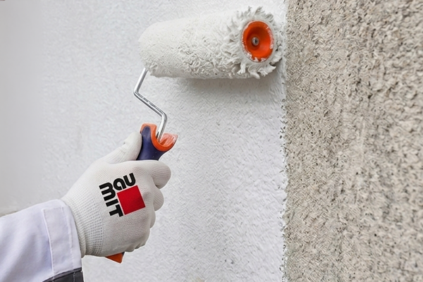 Základný náter fasádnej farby Baumit Základný náter fasádnej farby Baumit